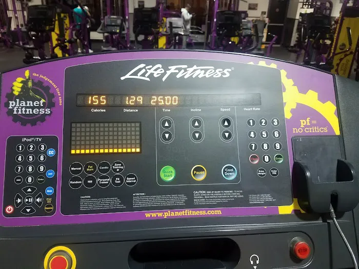 Planet Fitness Picture 9