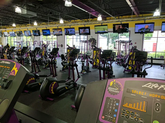 Planet Fitness Picture 4