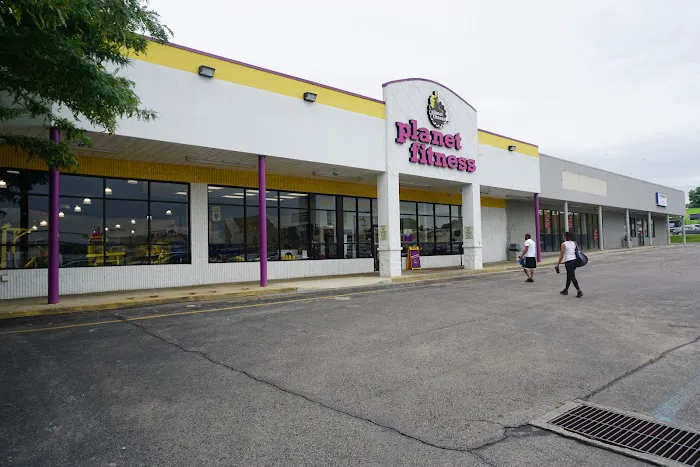 Planet Fitness Picture 1