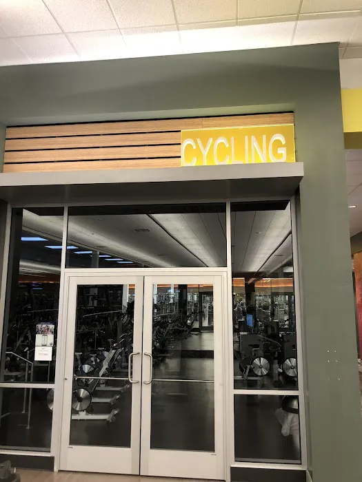 LA Fitness Picture 7