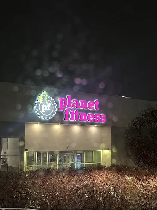 Planet Fitness Picture 9