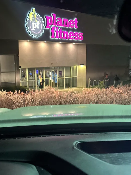 Planet Fitness Picture 6