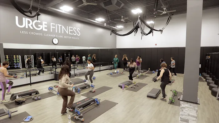 URGE FITNESS Edgewater Park Picture 9