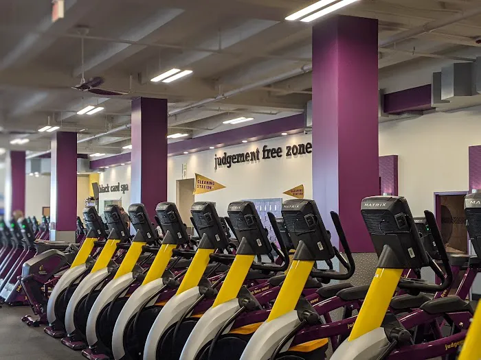 Planet Fitness Picture 4