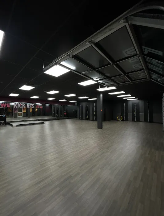 Crunch Fitness - Roosevelt Picture 4