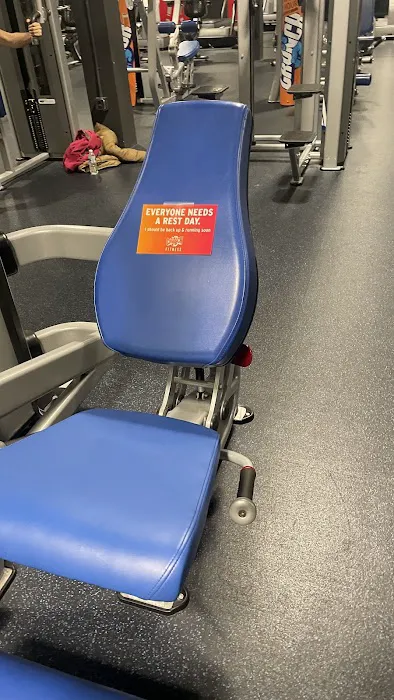 Crunch Fitness - Roosevelt Picture 6