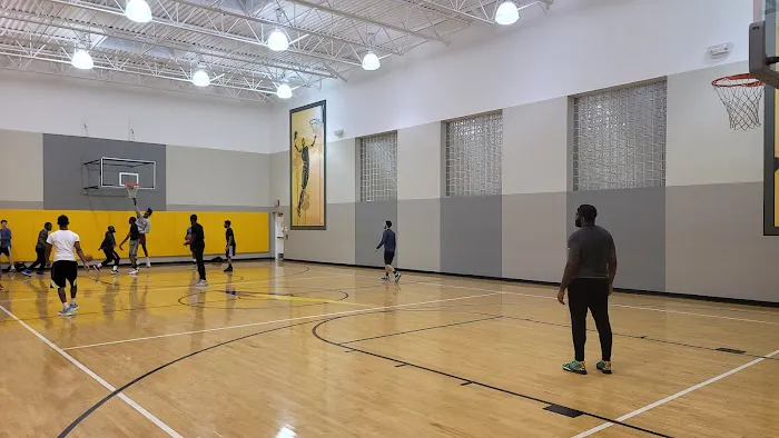 LA Fitness Picture 7