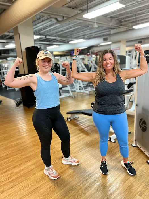 Fitness 19 Picture 6