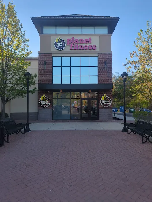Planet Fitness Picture 7