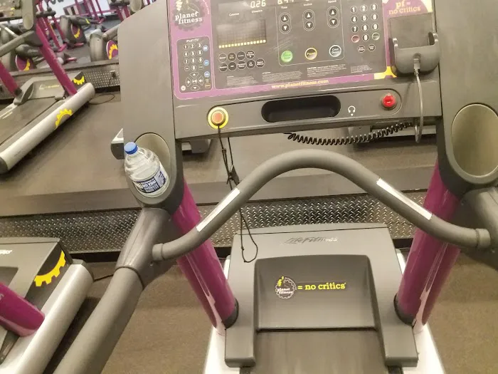 Planet Fitness Picture 9
