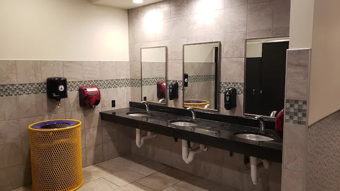 Planet Fitness Picture 1