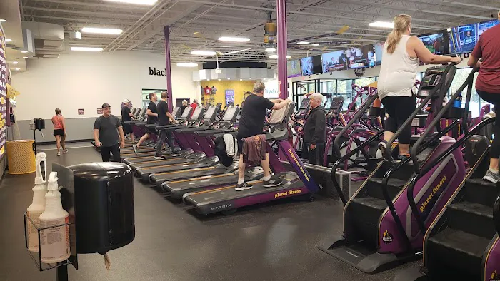 Planet Fitness Picture 8