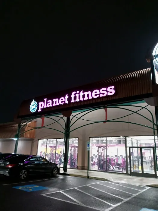 Planet Fitness Picture 9