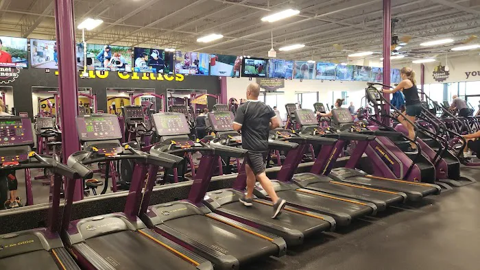 Planet Fitness Picture 6