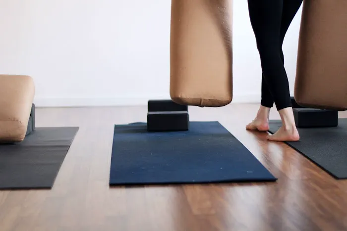 YOGA B YOGA Picture 6