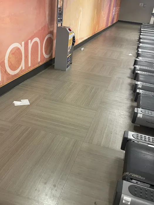 LA Fitness Picture 4