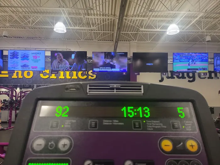 Planet Fitness Picture 5