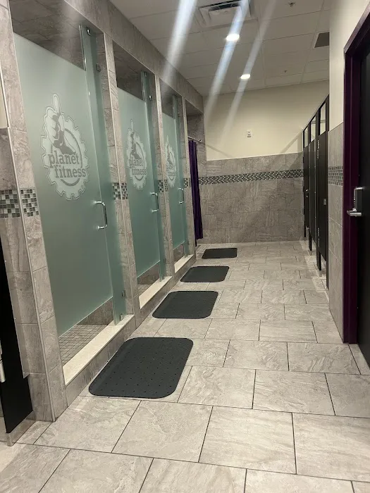 Planet Fitness Picture 10