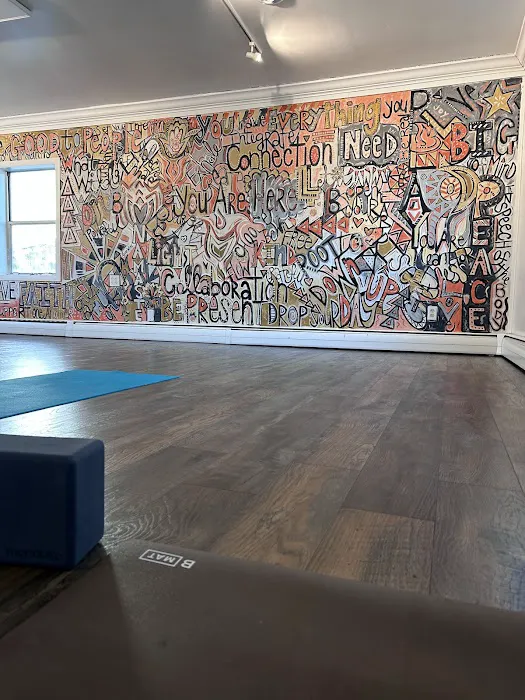STUDIO B POWER YOGA Picture 6