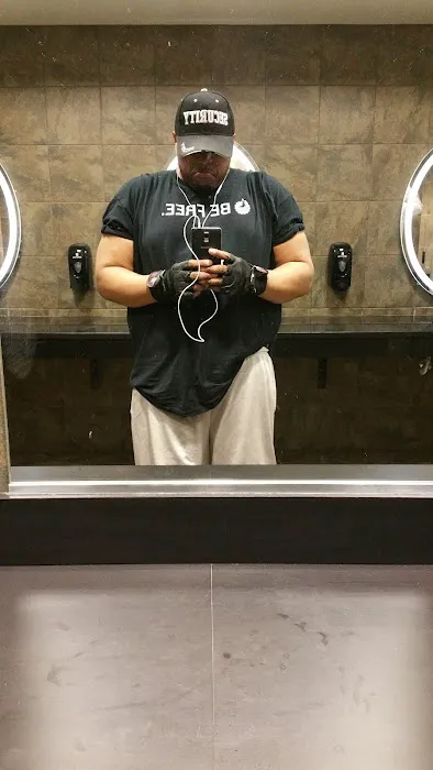 Planet Fitness Picture 10