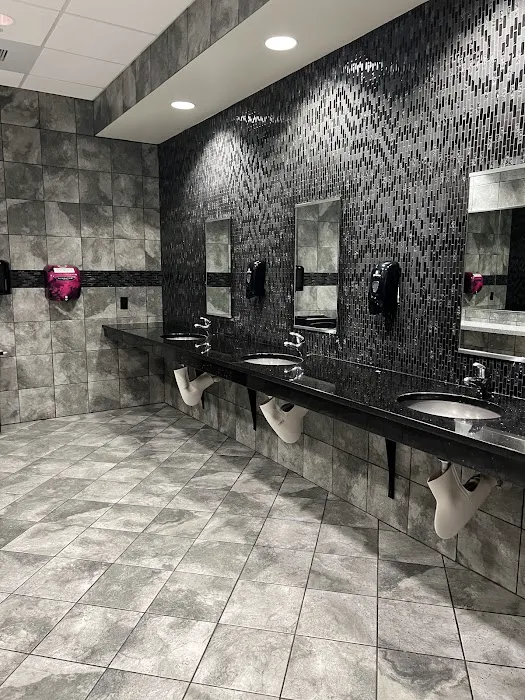 Planet Fitness Picture 9