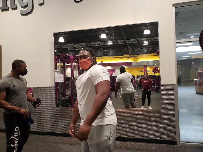 Planet Fitness Picture 6
