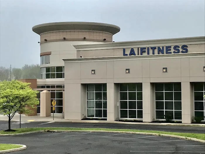LA Fitness Picture 9