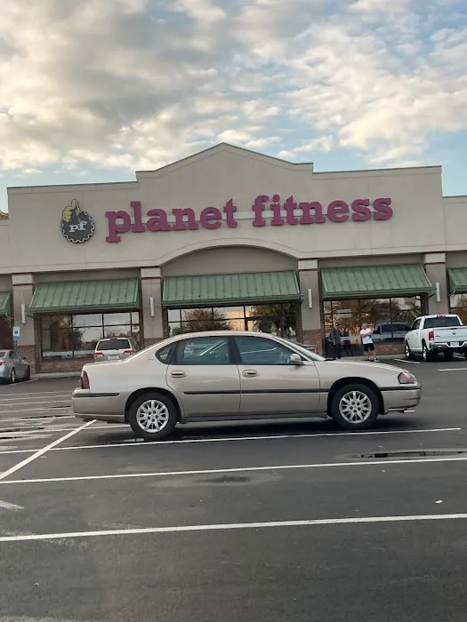 Planet Fitness Picture 3