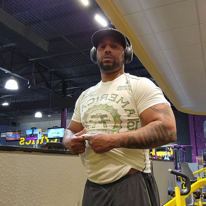 Planet Fitness Picture 6