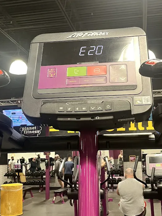 Planet Fitness Picture 10