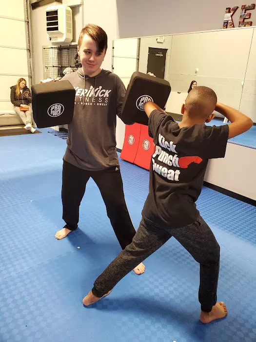 Women's Only GYM: Kerikick Fitness Kickboxing & Weight Training Picture 2