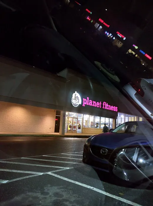 Planet Fitness Picture 6