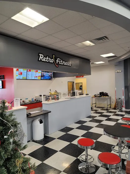 Retro Fitness Picture 1