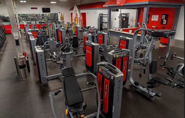 Retro Fitness Picture 8