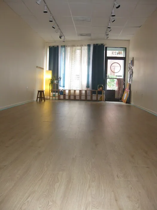 commUNITY yoga space Picture 1