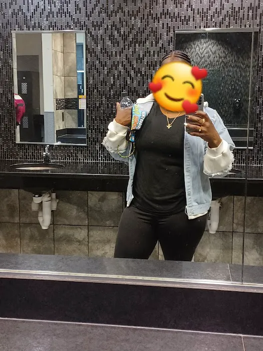 Planet Fitness Picture 5