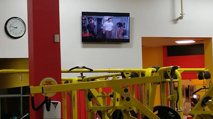 Retro Fitness Picture 1
