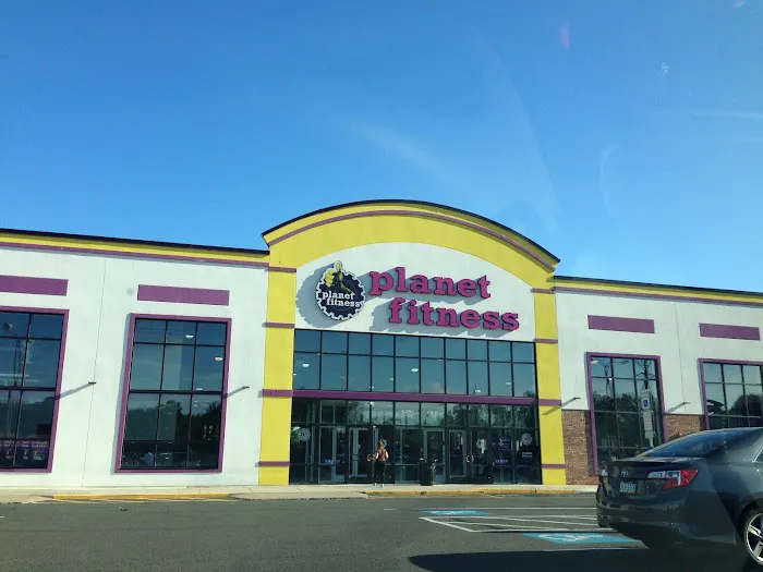 Planet Fitness Picture 10
