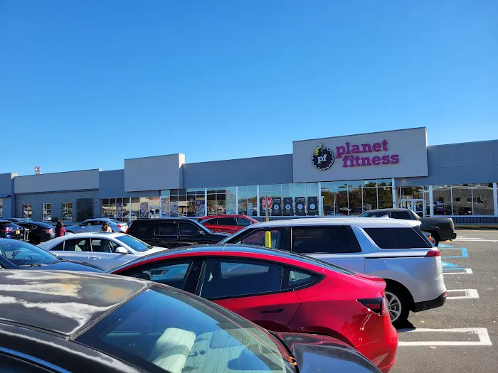 Planet Fitness Picture 3