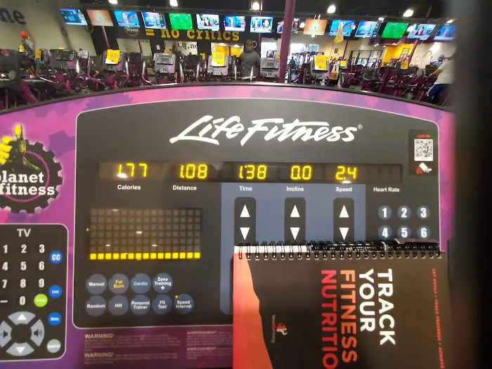 Planet Fitness Picture 1