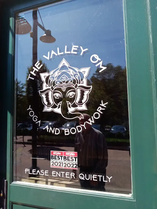 The Valley Om: Yoga and Bodywork Picture 4