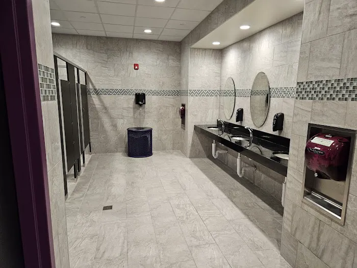 Planet Fitness Picture 4