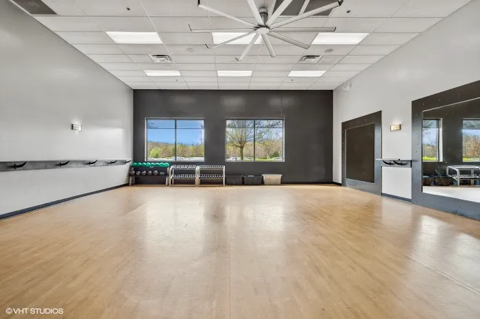 Crunch Fitness - East Windsor Picture 6