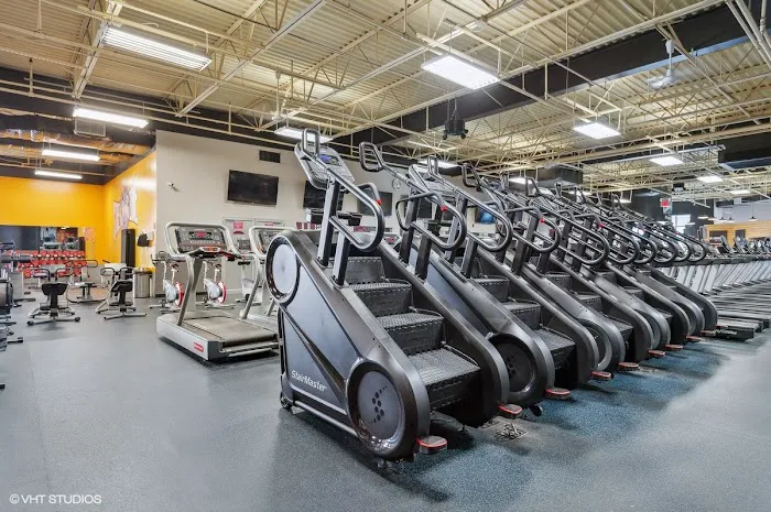 Crunch Fitness - East Windsor Picture 4
