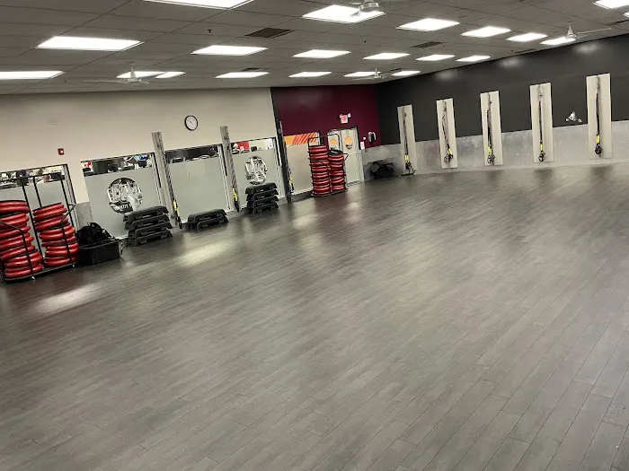 Crunch Fitness - East Windsor Picture 3