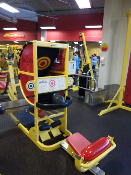 Retro Fitness Picture 4