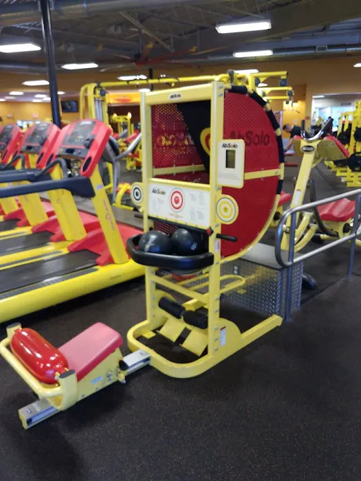 Retro Fitness Picture 3
