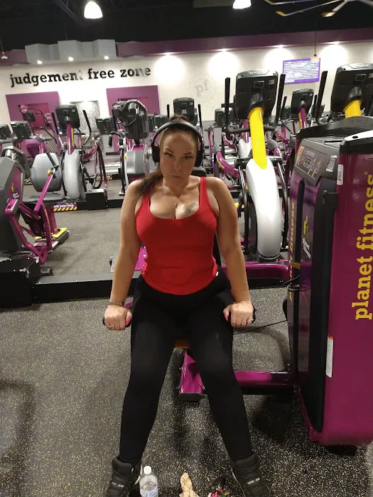 Planet Fitness Picture 10
