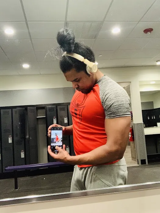 Planet Fitness Picture 1