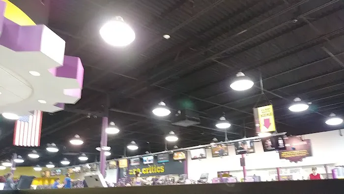 Planet Fitness Picture 7